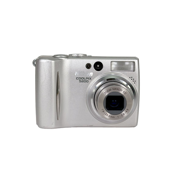 ★快調！美品★Nikon COOLPIX 5200 7.8-23.4mm Amazon | Nikon Coolpix 5200 5 MPデジタルカメラwith 3 x光学ズーム