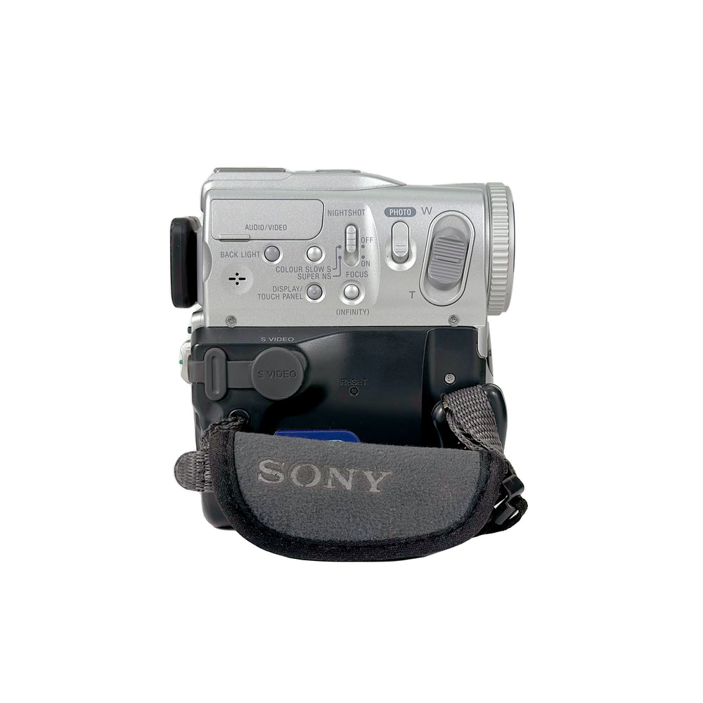 Camescope Sony DCR-PC101E Mini DV - Compact Argenté Avec Zoom 10x